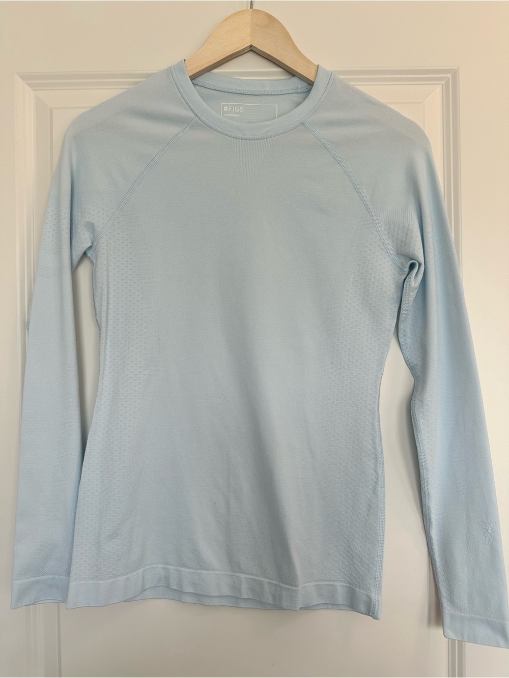 FIGS Limited Edition Chambray Salta Seamless Long Sleeve Underscrub shirt